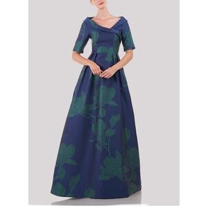 Stunning Coco Gown - Kay Unger size 6 NWT